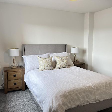 Modern 2 Bed Townhouse Just Outside City Walls With Free Private Parking Йорк Екстериор снимка