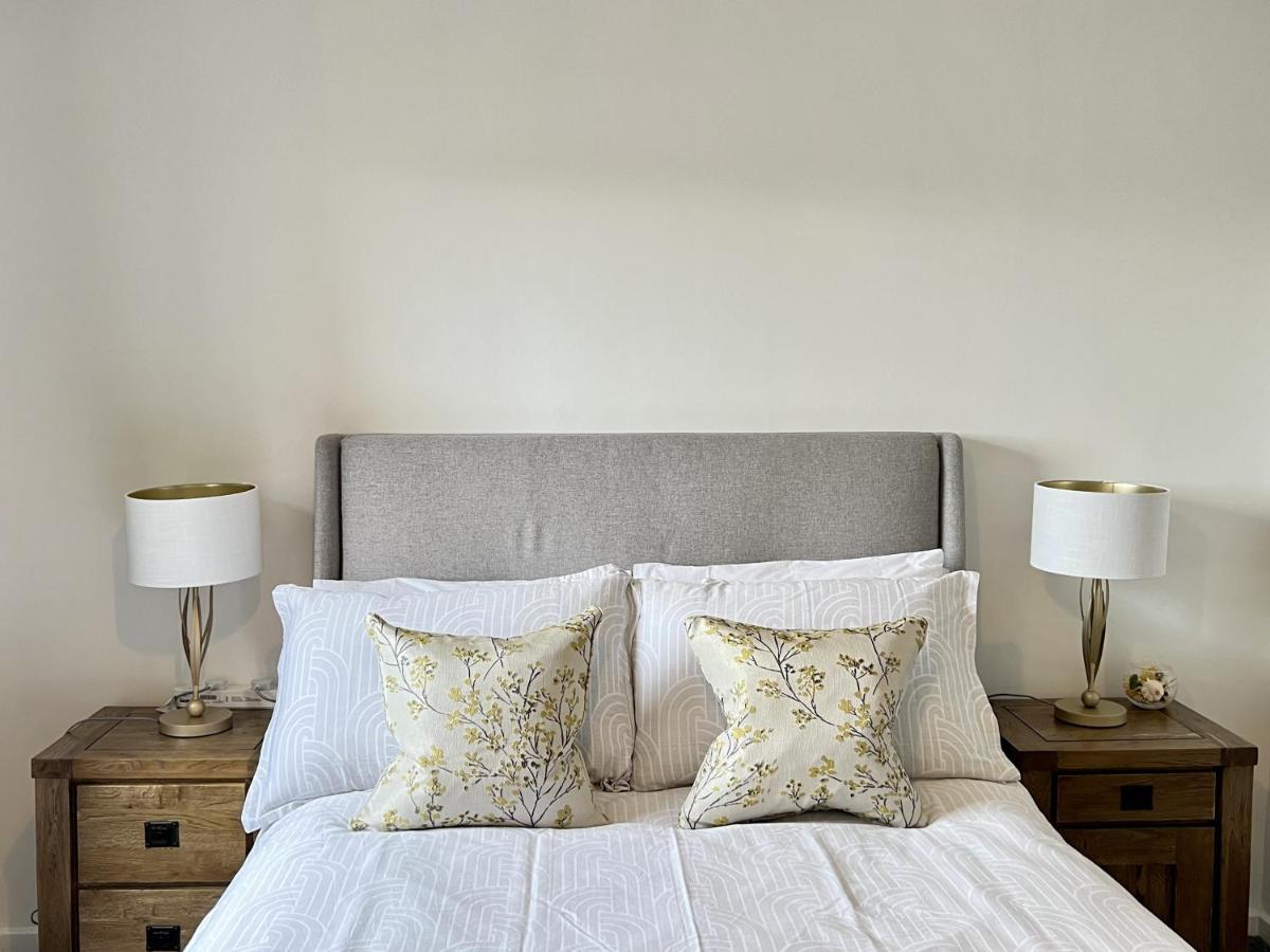 Modern 2 Bed Townhouse Just Outside City Walls With Free Private Parking Йорк Екстериор снимка